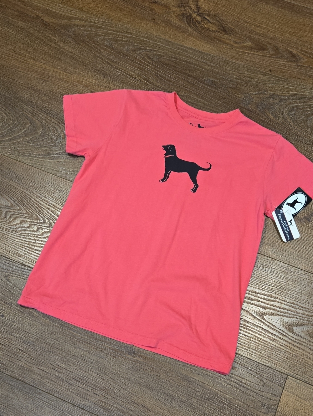 NWT THE BLACK DOG SHORT SLEEVE TSHIRT.. SIZE SMALL... #8170